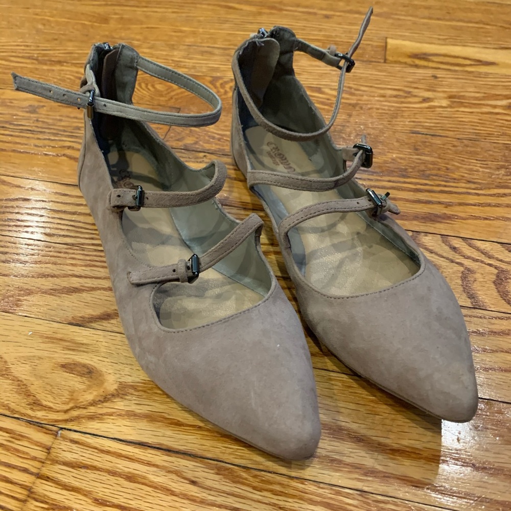 CROWN vintage Flats